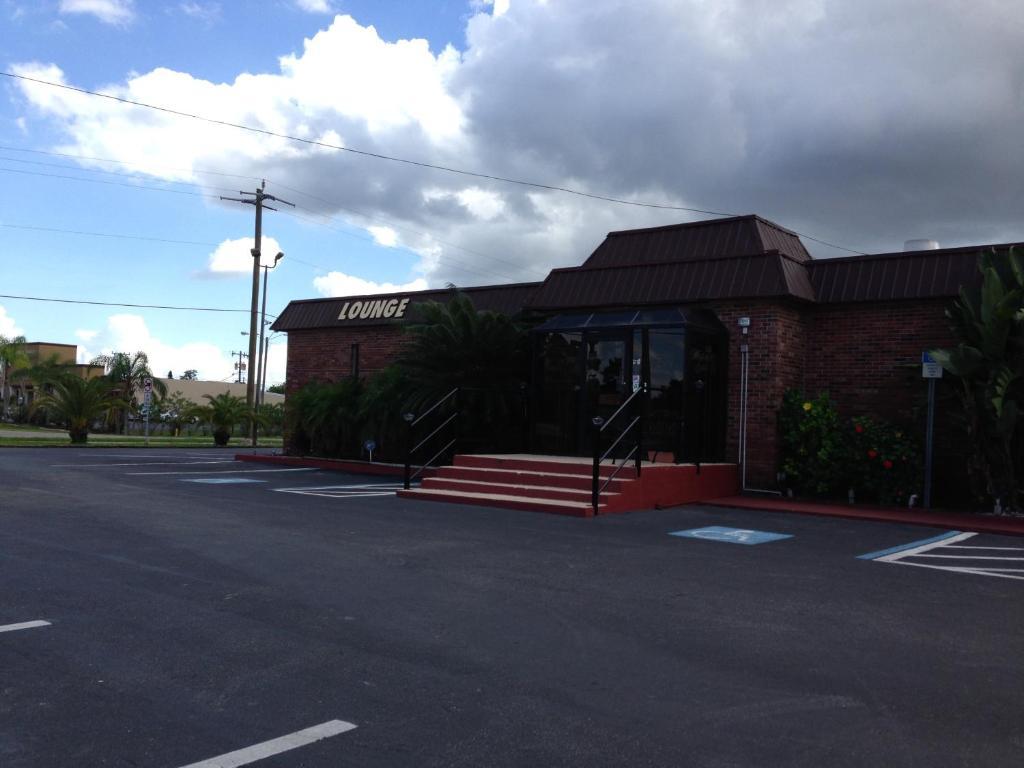 Americas Best Value Inn Норт Порт Екстериор снимка