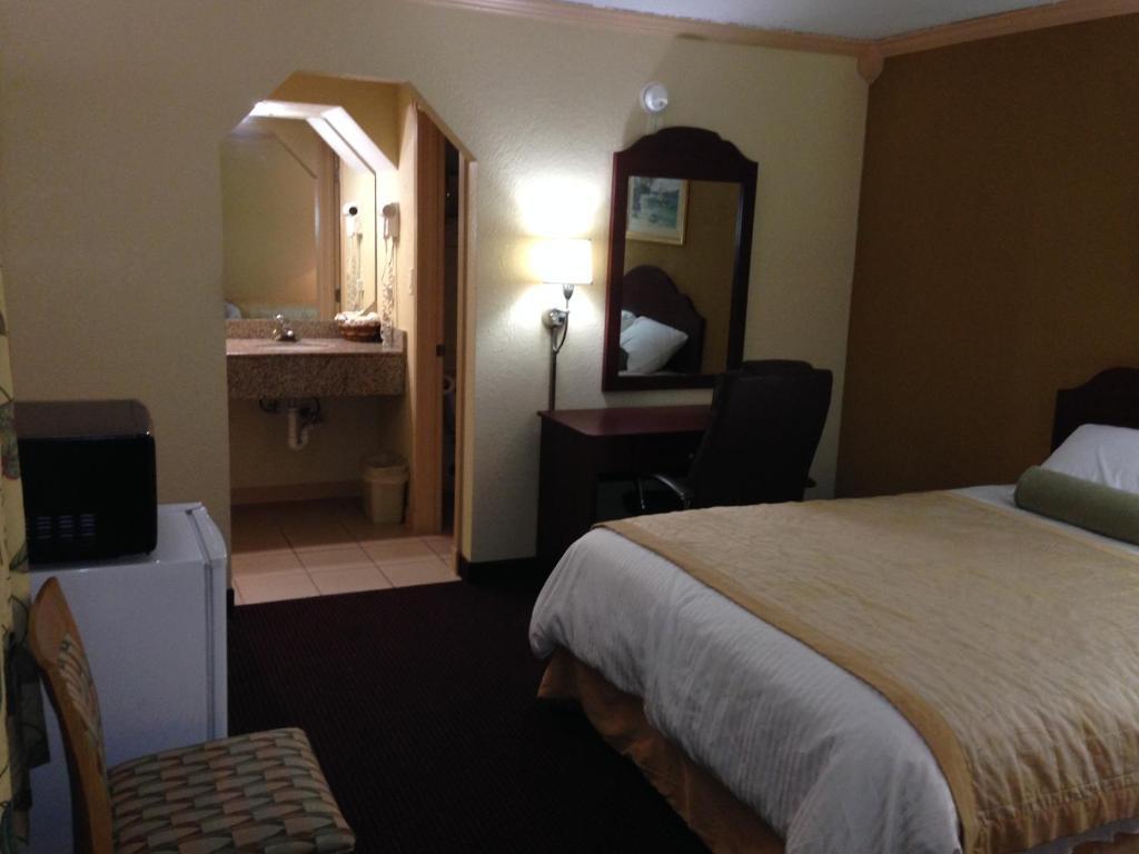 Americas Best Value Inn Норт Порт Стая снимка